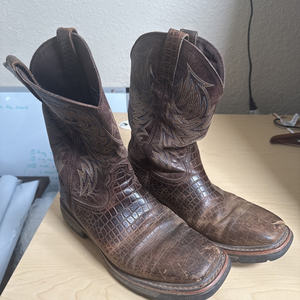 Ariat Workhog Square Toe Work Boot 10017415 ***See photos 7-9 for cut on R boot*